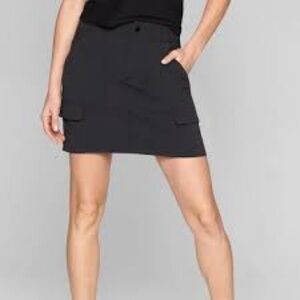 Athleta Trekkie Skort 2.0 black size 12 women’s skirt cargo pockets casual